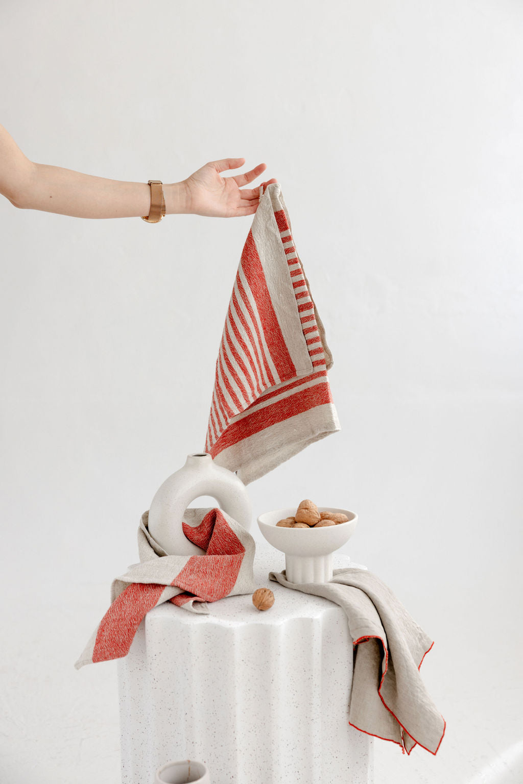 Viskestykke / Wide red stripes