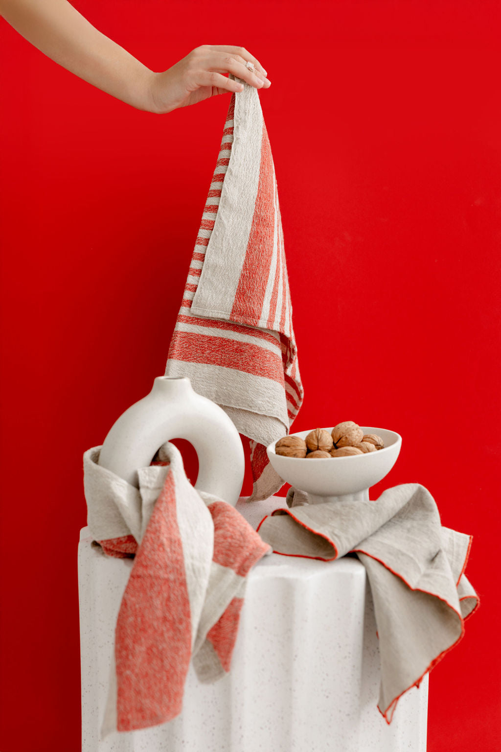 Viskestykke / Wide red stripes