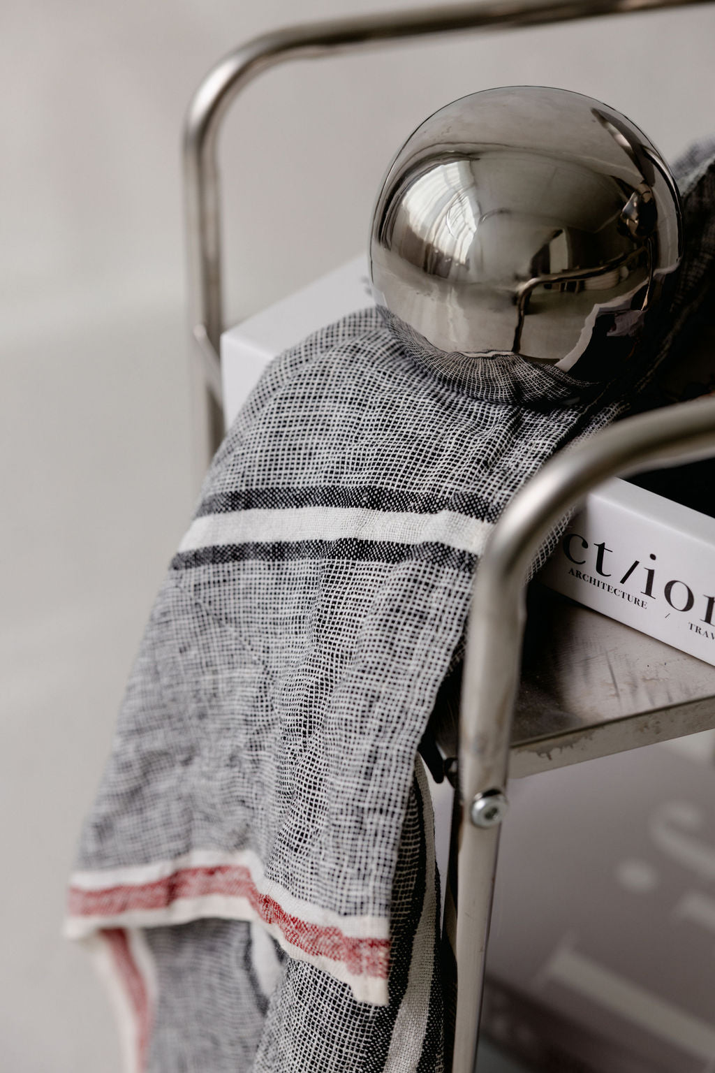 Viskestykke / Black stripes